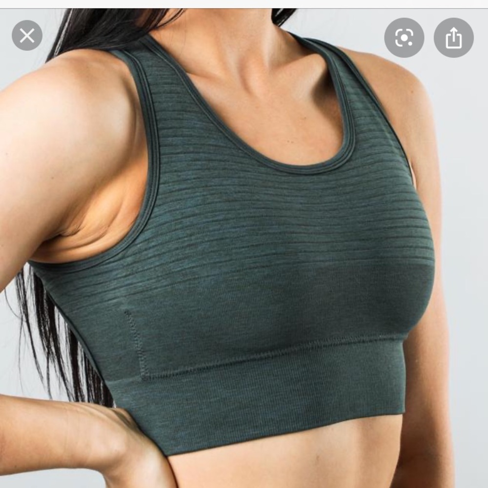 Alphalete Urban Chic Vault bra